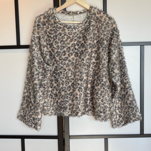 Zara Trafaluc Animal Print fuzzy sweater.
Womens Large - Picture 2 of 13